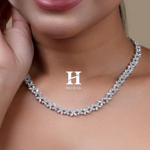 Collier de luxe en or blanc 14 carats plaqué avec diamants taille marquise et maillons papillon, idéal pour femme, bijou de mariage ou cadeau - Product Image 5