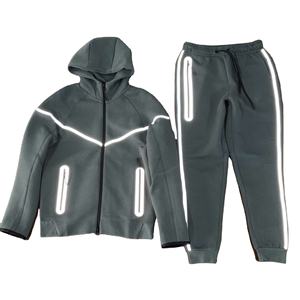 Chaqueta de nailon resistente al viento impermeable de gran tamaño con cremallera de poliéster personalizada y pantalones de chándal conjuntos de chándal de nailon - Product Image 1