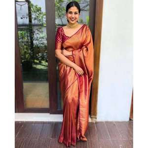 DESIGNER KUBERA PATTU SAREE EN SOIE AVEC CHEMISIER NON COUDU MARRON - Product Image 1