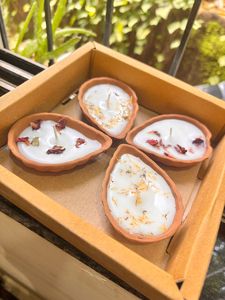 AuraLumiere Ensemble cadeau de bougies parfumées en cire d'abeille Diya Diwali faites à la main Décoration de la maison écologique Commandes en gros de Noël OEM/ODM - Product Image 4