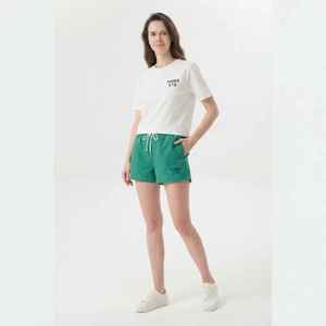 Conjunto de Dos Piezas de Algodón para Mujer, Camiseta Casual de Manga Corta con Pantalones Cortos Verdes, Corte Regular, Ropa de Primavera/Verano - Product Image 1