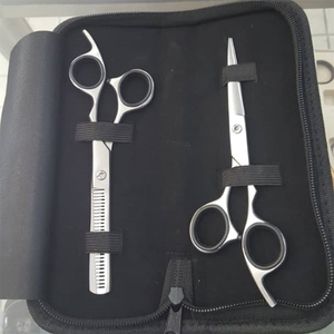 Juego de tijeras de barbero MARI Range, de acero inoxidable, afiladas, Supercut, profesionales, para barbería y para entresacar. - Product Image 2