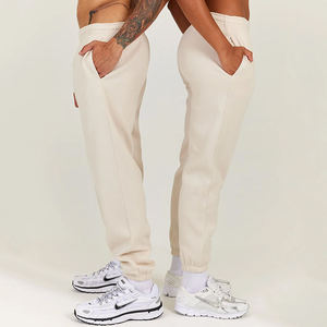 Pantalones Deportivos Unisex Personalizados de Nesta Sports Manufacturer, Cintura Elástica, Corte Holgado, Joggers Atléticos, Algodón y Poliéster de Primera Calidad - Product Image 3