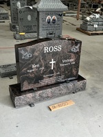 Pierre tombale verticale en granit rouge aurore, sculptée de fleurs, de roses et d'oiseaux, de style européen-américain, pour cimetière