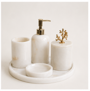 Ensemble de salle de bain en marbre blanc naturel de qualité supérieure, 5 accessoires de bain luxueux faits à la main avec détails en corail doré pour hôtels et maisons - Product Image 1