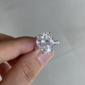 Bague de fiançailles et de mariage en or blanc massif 18 carats avec diamant moissanite blanc en forme de poire de 10 carats (12x16mm) - Product Image 5