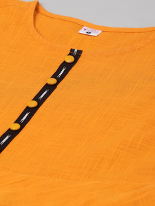 Kurta Anarkali de Algodón Sólido Color Mostaza para Mujer con Cuello Redondo y Mangas Tres Cuartos, Diseñada para Uso Casual Étnico Global - Product Image 3