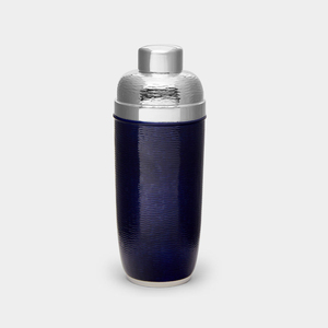 Coctelera azul y plateada texturizada con un distintivo acabado bicolor. Artículos de bar elegantes diseñados para una recepción impresionante - Product Image 1