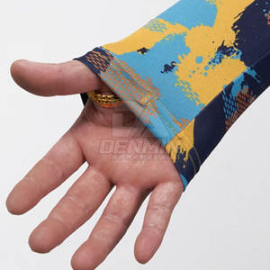 Diseñadas para estilos de vida activos, estas sudaderas con capucha para hombre garantizan una sensación ligera y una movilidad mejorada. - Product Image 4