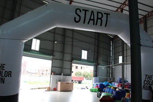 ซุ้มโค้งเป่าลมสีขาวกันน้ำ ทนทาน สูงกว่า 12 ฟุต สำหรับโฆษณาภายนอกอาคารและงานกีฬา - Product Image 3