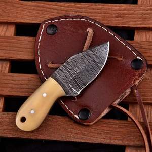 Cuchillo de Caza y Camping Mini de Acero de Damasco Hecho a Mano con Hoja Recta de Punta Caída y Mango de Hueso, Grado Industrial - Product Image 1