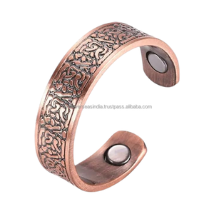 Bague magnétique en cuivre gravée de qualité supérieure, design ouvert réglable, accessoire de mode en cuivre pur pour le quotidien et les cadeaux - Product Image 1