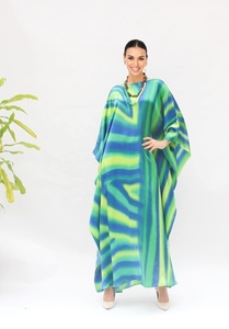 Kaftan de créateur pour femme, robe longue en satin de soie 100% de qualité supérieure, vêtement écoresponsable, style bohème, faite à la main - Product Image 4