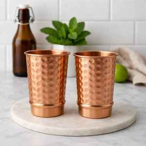 Gobelet à boire en cuivre martelé, à large ouverture, avec bandes décoratives, pour la maison, les repas, les hôtels et les cadeaux - Product Image 1