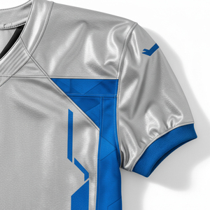 Maillot de football américain personnalisé sublimé respirant pour homme, col en V, manches courtes, anti-humidité, uniforme d'entraînement bleu et argenté - Product Image 6