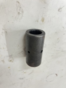 53185909 Manguito estriado de acero al carbono tipo engranaje, piezas de maquinaria agrícola, piezas de tractor, pedido a granel desde India - Product Image 1