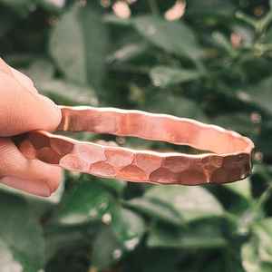 Pulsera Ajustable de Cobre Puro Martillado y Pulido Hecha a Mano por Artesanos Reales, Estilo Vintage, para Terapia de Artritis, para Mujer, India - Product Image 2