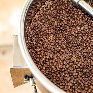Café en grains torréfiés de haute qualité pour l'exportation du Vietnam, A2 - 500g, 100% Arabica (THA1, Catimor), torréfaction moyenne, goût amer - Product Image 4