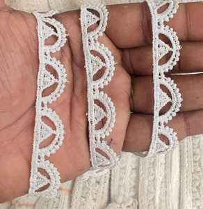 ผ้าปักลายดอกไม้ โพลีเอสเตอร์/คอตตอนนำเข้า คุณภาพดี ทนทาน ลายสวยหรู เป็นมิตรต่อสิ่งแวดล้อม - Product Image 2