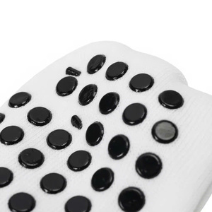 Chaussettes de football personnalisées avec logo, en coton premium, avec grip en silicone robuste, chaussettes de sport rembourrées, antidérapantes, anti-ampoules. - Product Image 3