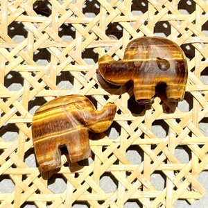 Pendentif Éléphant Œil de Tigre Sculpté à la Main, Breloque Animale en Pierre Précieuse, Figurine Porte-Bonheur, Bijoux en Gros, Décoration Maison, Cadeau, Pour Collier - Product Image 3