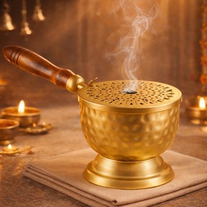 Quemador de Metal Hecho a Mano con Mango de Madera, Porta Incienso Árabe para Regalo de Ramadán y Eid, Estilo Tradicional, Uso Religioso - Product Image 1