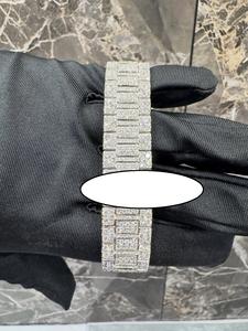 Montre mécanique de luxe entièrement sertie de diamants Moissanite VVS1, en acier inoxydable, avec mouvement japonais entièrement automatique et cadran analogique en verre. - Product Image 3