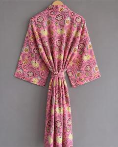 Kimono floral para mujer, manga tres cuartos, corte holgado con cinturón, vestido largo informal de color rosa tejido para mujer - Product Image 1