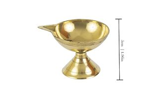 Ensemble de thali circulaire en laiton avec tasse et cuillère pour les activités religieuses, design durable - Product Image 3