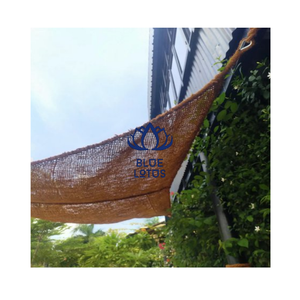 Voile d'ombrage écologique tendance en fibre de coco naturelle pour l'extérieur et les espaces rustiques - Product Image 1