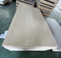 Contreplaqué marin stratifié à grain de bois durable en épaisseur de 9 à 18 mm pour les projets de garde-robe, d'armoires et de meubles d'intérieur