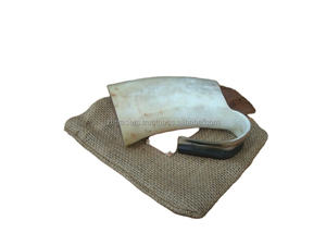 Jarra de Cuerno de Buey Estilo Vikingo, Cuerno Natural para Beber con Acabado Pulido, Impermeable y Personalizable para Hidromiel y Cerveza - Product Image 2