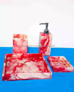 Ensemble d'accessoires de salle de bain en résine artisanale écologique avec design élégant forme personnalisée porte-savon gobelet porte-brosse à dents - Product Image 1