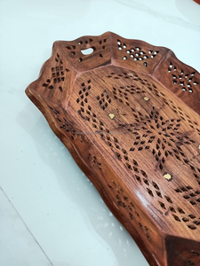 Bandeja de madera para servir Bandeja de té tallada de madera de mango decorativa con incrustaciones Bandeja de madera India rústica para el hogar, la cocina y el regalo - Product Image 3