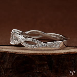 แหวนเพชรทรงปรินเซสคัท 0.5 กะรัต เพาะเลี้ยงในห้องปฏิบัติการ รับรองโดย IGI แหวนหมั้นแบบฝังเพชรเรียงวงแหวน ทองคำขาว 10K - Product Image 3