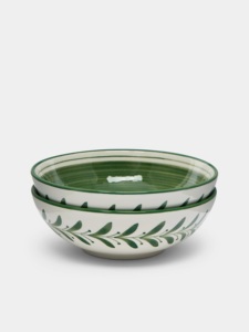 Bol à salade en céramique de qualité supérieure, design artisanal rond et profond en forme de feuille d'olivier, finition brillante pour une table contemporaine - Product Image 3