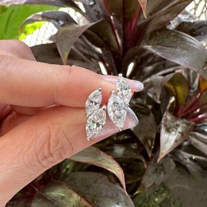 Pendientes de oro blanco macizo con dos diamantes de corte marquesa, engaste de garra, diseño de racimo doble sencillo, joyería fina y delicada - Product Image 4