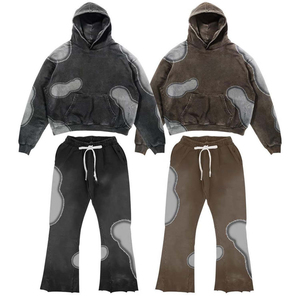 Survêtement en molleton français personnalisé avec sweat à capuche court et pantalon évasé, design de logo personnalisé, tissu 400 GSM, pour homme et femme - Product Image 1