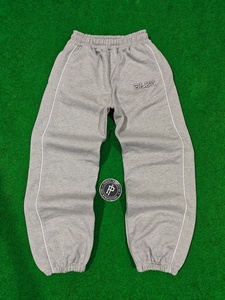 Pantalon de jogging en molleton chenille 480 GSM épais, 100 % coton, broderie tendance en point de croix, avec sacs personnalisés - Product Image 5