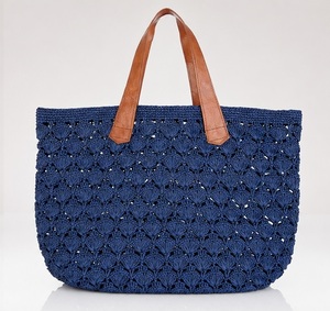 Bolso de Mano de Ganchillo Rosa Estilo Bohemio con Parte Superior Abierta para la Playa de Verano - Product Image 3