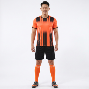 Ensemble de football pour hommes, maillot rayé orange et noir sublimé, short, chaussettes, vêtements de sport toutes saisons, respirant et anti-transpiration - Product Image 3