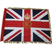Le drapeau de la lodge présente un fond Union Jack avec un emblème central contenant une couronne et les chiffres romains « XIII ».