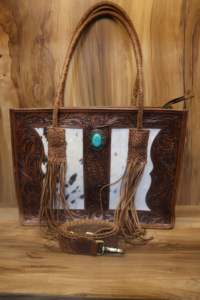 กระเป๋าถือหนังวัวแท้ลายแกะสลักด้วยมือ สีน้ำตาลอ่อน พร้อมกระเป๋าหนังลายสลัก - Product Image 6