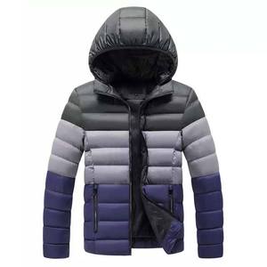 Veste matelassée à capuche pour homme de qualité supérieure avec rembourrage thermique, protection contre le vent et design confortable à coupe régulière - Product Image 3