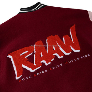 Corps en laine 100% bordeaux classique avec manches en cuir avec doublure matelassée coupe régulière veste universitaire - Product Image 3