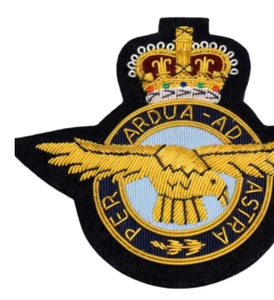 Insignias Bordadas de Alta Calidad Hechas a Mano en Tela para Uniformes y Blazers, Nuevo Estilo, Servicio OEM, Decoración con Logotipo 2026 - Product Image 1