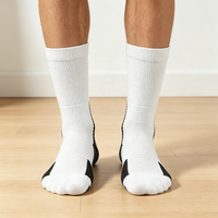 Chaussettes de basketball pour hommes avec semelle épaisse, design en maille respirante, jacquard brodé et évacuation de l'humidité