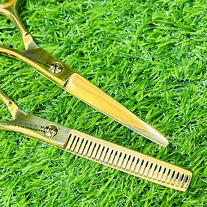 Tijeras Profesionales para Adelgazar el Cabello de 6 Pulgadas, Color Dorado, Tijeras de Peluquería, Reposa Dedos, Acero Inoxidable, 2 Piezas - Product Image 3
