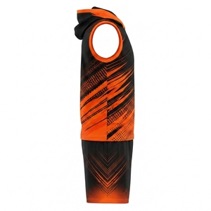 Uniforme Cómodo para Fútbol 7v7, Ofrece Tela Transpirable que Absorbe la Humedad y un Diseño Atlético Moderno para Fútbol de Alta Intensidad - Product Image 2