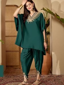 Women's Emerald Green <b>Silk</b> <b>Kurta</b> Set With Embroidery Ankle-Length Trouser Traditional Loose Fit Casual Wear India Pakistan Style - Product Image 3